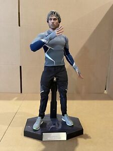 MMS302 Hot Toys Avengers: Age of Ultron Quicksilver (Displayed)