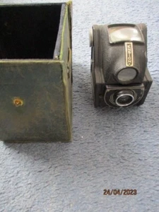 Ensign Ful-Vue 120 camera and fitted leather case - Picture 1 of 4