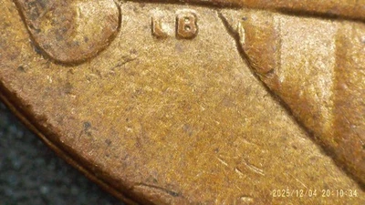 2018-D Lincoln Penny w/Strike Thru/Off Center/STG. Buy & get a free coin. - Image 1 of 4