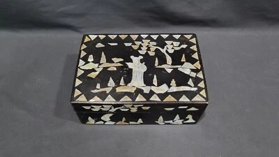 Антикварное китайское лаковое дерево с инкрустацией перламутровой шкатулкой, поздняя династия Цин - Изображение 1 из 4