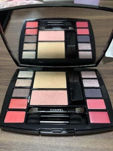 Chanel Reise Make-up Palette HARMONIE DE CAMELIAS Lidschatten Lippen Rouge 0,49oz Neu - Bild 1 von 12