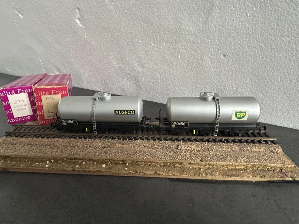 HO Lot 2 wagons RMA Citernes à 3 essieux ALGECO 211 , BP 212 SNCF Bon état - Photo 1/1