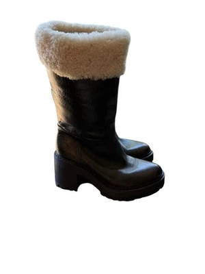 Botas de salto Marc Fisher LTD Willoe em couro preto com acabamento shearling genuíno - Imagem 1 de 4