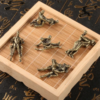 5件装纯色黄铜男式女式性感小雕像装饰青铜礼品收藏 - Image 1 of 4