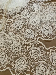 Bordo in pizzo ricamato floreale vintage 2 anni, bordo smerlato ottimo per decorazione sposa - Foto 1 di 9