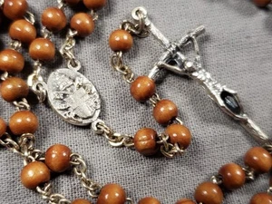 Vintage Rosary Pope Saint John Paul II Wood Beads Religious Christian Gift B3 - Picture 1 of 6