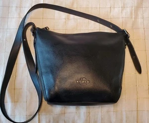 Coach Dufflette Leder Umhängetasche schwarz 21377 Reißverschluss Pebbled Hobo minimalistisch  - Bild 1 von 24