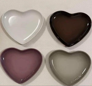 Le Creuset Herz Teller 4er Set mit Box Kugel Serie Steinzeug NEUWERTIG - Bild 1 von 7