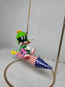 Vtg 1998 Looney Tunes MARVIN THE MARTIAN Patriotic Rocket Christmas Ornament EUC - Picture 1 of 7
