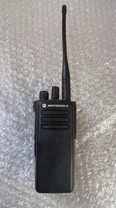 RADIO BIDIRECCIONAL MOTOROLA DP4401 UHF Incluye Micrófono Motorola - Imagen 1 de 8