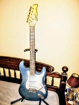 Guitarra eléctrica de 6 cuerdas Crescent, azul claro Foto 1 de 4