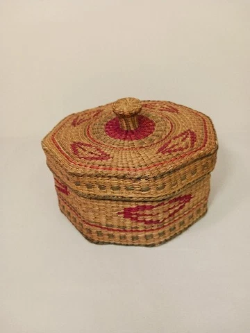 Vintage 6" Sweetgrass Basket With Lid Cover