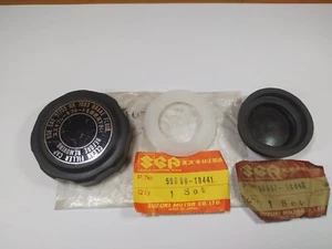 Master Brake Cap Plate Rubber Suzuki GT125 GT185 GP100 GP125 GT Nos Genuine - Picture 1 of 6