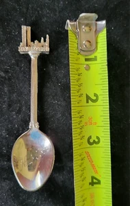 Twin Towers NY Skyline Silver Plate Souvenir Spoon Gt Britain VINTAGE Min Patina - Picture 1 of 6
