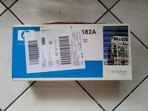 HP Q7582A Yellow Toner Cartridge - New, Sealed in Original Packaging! - Zdjęcie 1 z 3