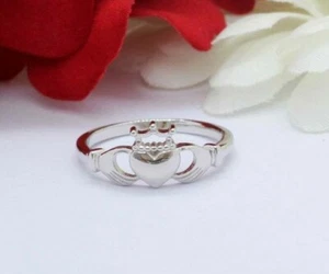14k White Gold Plated Women Claddagh Wedding Band Ring 925 Sterling Silver - Picture 1 of 5