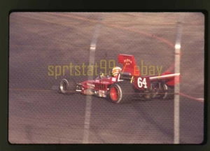 Tony Brise #64 Lola T332 - 1975 Long Beach Grand Prix - Vtg 35mm Race Slide - Picture 1 of 3