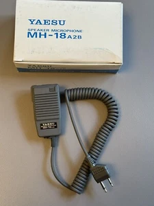 Genuine OEM Yaesu MH-18 A2B Speaker Microphone NEW in Box - Zdjęcie 1 z 4