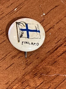 Prendedor Colección Banderas Internacionales Años 20 FINLANDIA Blanco con Cruz Azul - Imagen 1 de 3