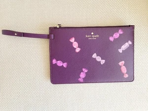 NUEVO SIN ETIQUETAS KATE SPADE Staci Candy Shop Envoltura Muñequera Mediana Cremallera Púrpura - Imagen 1 de 4
