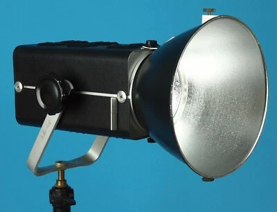 Multiblitz Ministudio 202 Foto-Studioblitz. 13525 - Bild 1 von 4