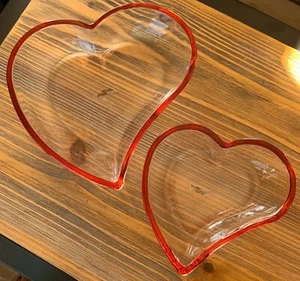 Studio Crystal 2 Fine Crystal Heart Covered Dish Red Trim Paola Collection - Picture 1 of 5