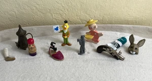 Sandtablett Miniatur Figuren stellen Fragen nach Erinnerung, Kindheit und Geschichte - Bild 1 von 6