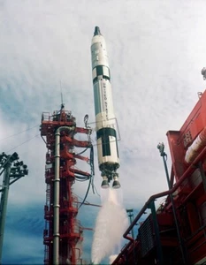 Lift-off of Gemini-Titan 11 (GT-11) on Complex 19 Gemini Program 8X12 PHOTOGRAPH - Picture 1 of 1