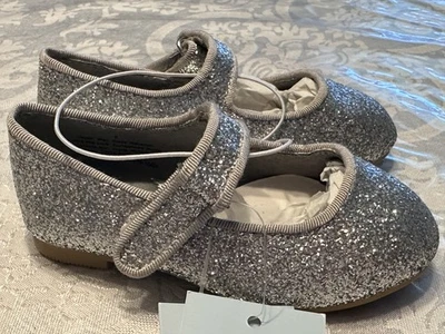 NUEVO CON ETIQUETAS Bebé Niño Niña Talla 5 ~ Cat & Jack ~ Plata Brillo Mary Jane Zapatos de Vestir Foto 1 de 4