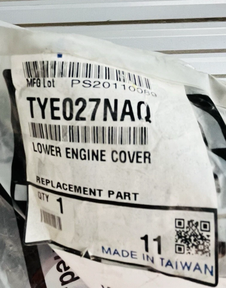 Protector contra salpicaduras del motor delantero Toyota Prius 2012-2015 TO1228206C nuevo Foto 1 de 4
