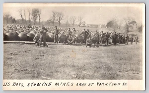 Foto US Navy US Boys Stowing Mines Away Yorktown VA Mine Barrage WWI - Foto 1 di 2