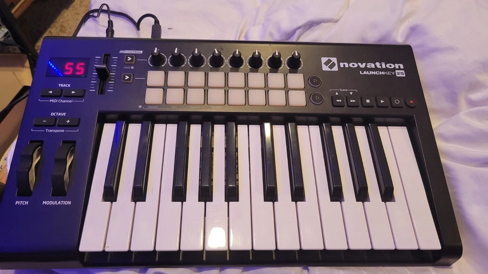 novation Launchkey Mini MK2 - 25 Key Midi Keyboard Controller - Tested - image 1 of 1