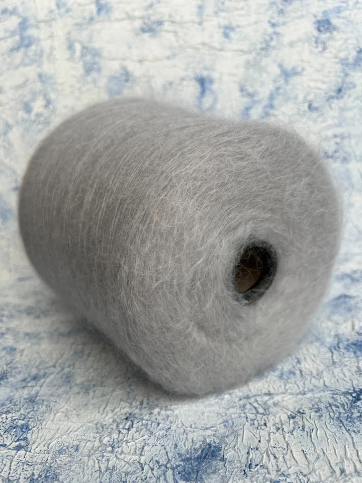 Hilo de seda mohair para niños en cono - 75/25 % mohair/seda para niños, por 100 g/3,52 oz Foto 1 de 4