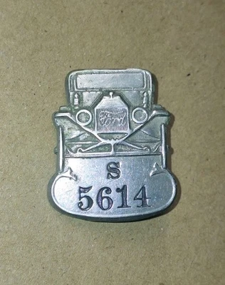 ~RARO~ 1915-1927 Ford Highland Park Plant Modelo T Insignia de Empleado Identificación Foto 1 de 3