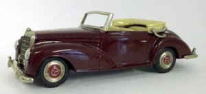 Western 1/43 Scale White metal M43001023 Mercedes 300S Cabrio dark red - Picture 1 of 12