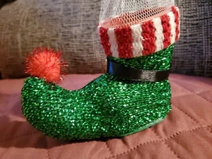 Elfenstiefel kleiner Geschenkhalter - Geschenkkartenhalter mit Netznetz & Kordelzugverschluss - Bild 1 von 8