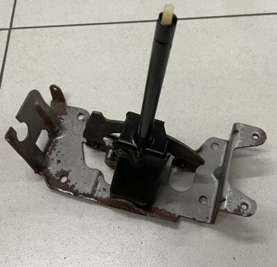 Buick Skylark 89-91, Oldsmobile Calais 85-91 shift control assembly GM 22537597 - Image 1 of 4