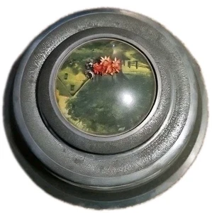 Caja de música combinada con patas vintage y plato de condimentos. Imagen burbujeada. - Imagen 1 de 9