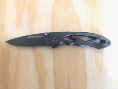 (Smith&Wesson) small titanium Drop point blade folding pocket knife Gray — Great - Image 1 of 4