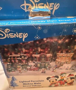 Disney beleuchtete Porzellan Mickey Main Street Weihnachtsdorf 2004 Box SIEHE HINWEISE - Bild 1 von 21