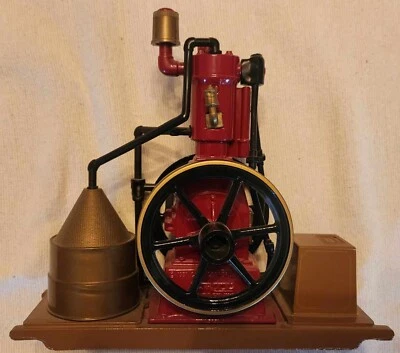 Ertl IHC Famous Engine 1:8 Vertical Engine Die-Cast International Harvester 7" - Image 1 of 4