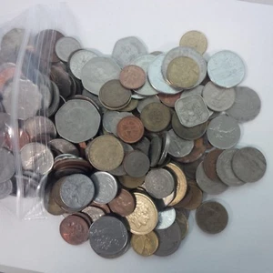 Foreign coin lot. 50 well mixed coins from around the world.  - Picture 1 of 2