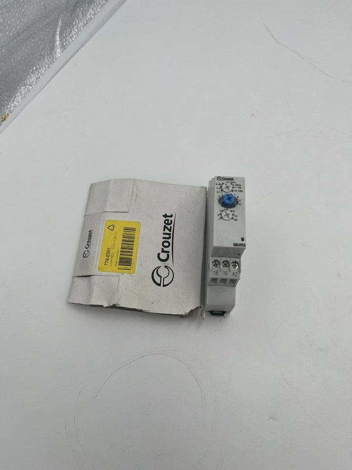 Crouzet MUR3 Analogue Timer Relay range  0,1s -100h 8A Type MUR3 88827103 New - Image 1 of 4