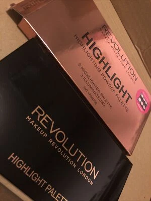 REVOLUTION HIGHLIGHT HIGHLIGHTING Highlighting Powder Palette - Image 1 of 3