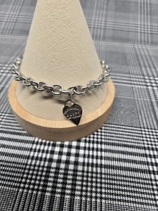 Women's Guess Silver Charm Bracelet Brand New - Picture 1 of 3