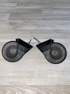 2000-2004 Volvo V40 S40 High And Low Pitch Horns OEM - Picture 1 of 8