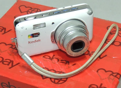 Kodak EasyShare V1003 10.2MP Digital Camera White with Battery (No Charger) - Image 1 of 4