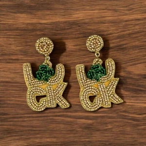 Pendientes colgantes de cuentas de semillas de oro LUCK del día de San Patricio, trébol verde, amuleto de la suerte - Imagen 1 de 14