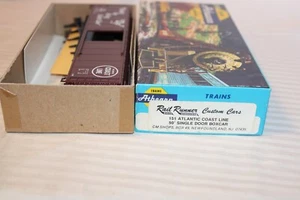 HO Scale Athearn 50' Box Car, Atlantic Coast Line Brown, #37131 - 151 BNOS - Picture 1 of 3