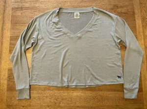 PINK Victoria’s Secret Gray Logo LARGE Cozy Crop V-Neck Long Sleeve Tee VS - Picture 1 of 2